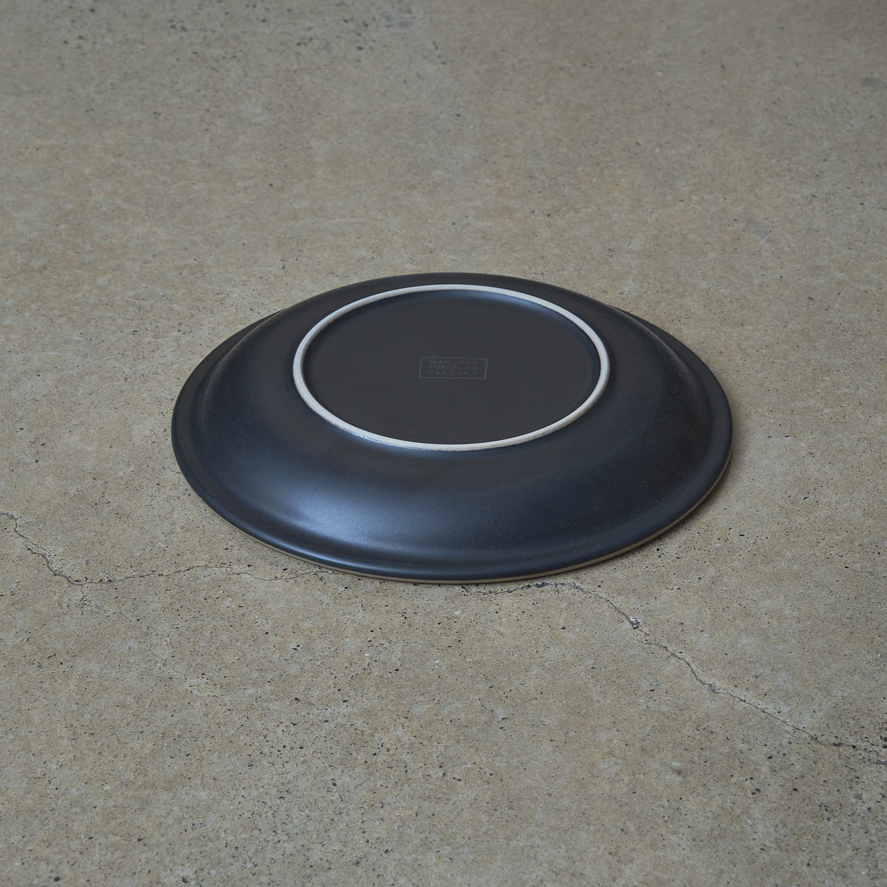 PERCENT Porcelain Medium Plate - Matte Black - gifu.au -PERCENT