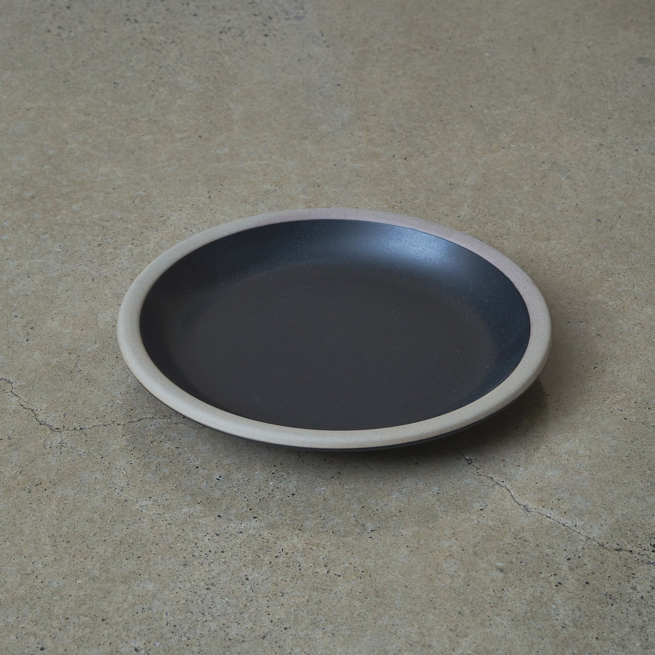 PERCENT Porcelain Medium Plate - Matte Black - gifu.au -PERCENT